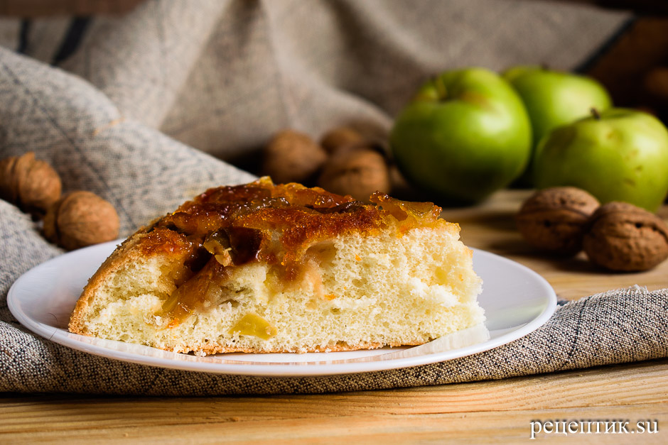 Бисквитный пирог-перевертыш с яблоками - рецепт с фото, результат